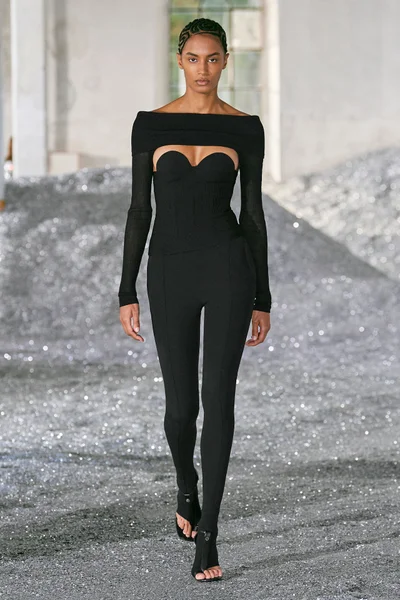Look 32